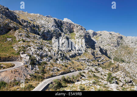 Kurvenreiche Straße zur Cala de Sa Calobra, Serra de Tramuntana, Mallorca, Balearen, Spanien Stockfoto