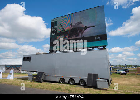 Lockheed Martin F35 Lightning II Stealth-Fighter-Bildschirm auf der Farnborough International Airshow 2014 während der Erdung Stockfoto