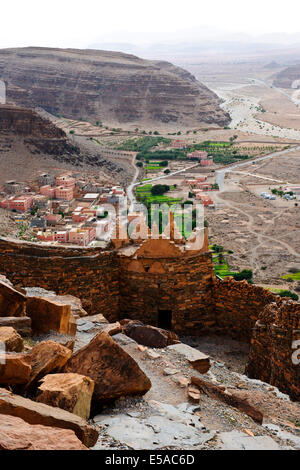 Amtoudi Getreidespeicher, Innenräume, Bee Hives, Scenic Canyonwänden, Oase Museum, Keramik und Getreidespeicher Talblick, Dorf, Südmarokko Stockfoto