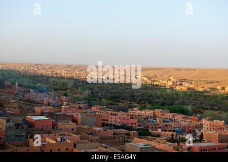 Oasenband in der Nähe von Dadès Schluchten, Dadès Schluchten (Französisch: Gorges du Dadès), Atlas-Gebirge, Oasenband-Ed-Dades Stadt, Marokko Stockfoto