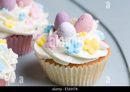 schön dekorierte Ostern fancy cupcakes Stockfoto