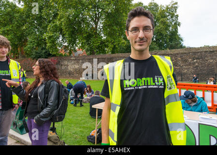 Aktivist aus Norml-UK Werbetätigkeit für Cannabis Rechtsreform in London Stockfoto