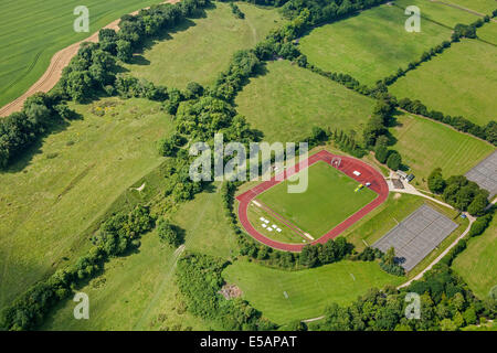 Luftaufnahme des Schimmels, Preshute, auf dem Gelände des Marlborough College, Marlborough, Wiltshire, Großbritannien. JMH6211 Stockfoto