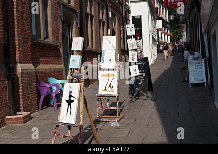 P Spowage Kunst Nottingham Gemälde Galerieverkauf und Anzeige in der Straße von Arbeit für Verkauf Byard lane Stockfoto