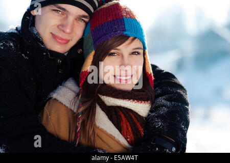 Junges Paar im Winter Debica, Polen Stockfoto