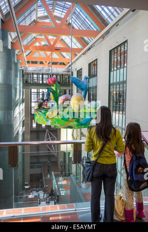 Los Angeles California, Downtown, Los Angeles Public Library, LAPL, Richard J. Riordan Central Library, Goodhue Building, 1926, Bradley Wing Atrium, Chändelie Stockfoto