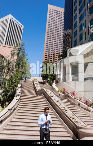 Los Angeles, Kalifornien, Innenstadt, Bunker Hill Steps, Cardiac Hill, 103 Stufen, Treppe, Fußgängerstraße, Aufstieg, Abstieg, Erwachsene Erwachsene Männer, männer, ma Stockfoto