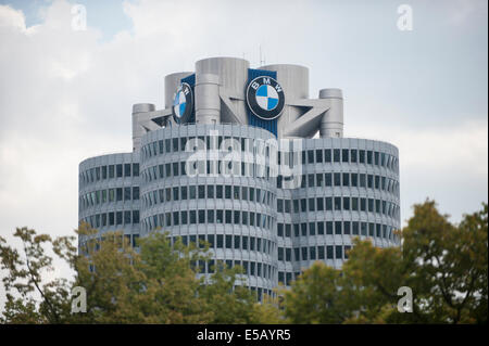 BMW Welt, BMW-Welt, Kolben, Museum, München, Bayern, Bayern, BMW-Logo, Stockfoto