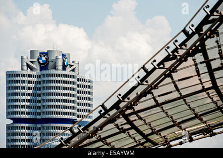 BMW Welt, BMW-Welt, Kolben, Museum, München, Bayern, Bayern, BMW-Logo, Stockfoto