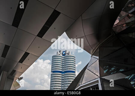 BMW Welt, BMW-Welt, Kolben, Museum, München, Bayern, Bayern, BMW-Logo, Stockfoto