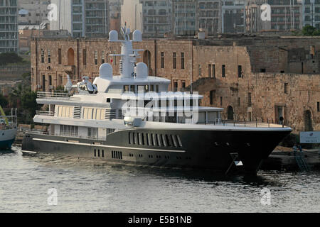 Die 81 Meter Feadship Superyacht "Luft" festgemacht an Manoel Island, Malta Stockfoto