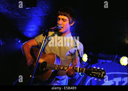 Glasgow, Schottland. 25. Juli 2014. Gerry Zimt Schlagzeilen bei King Tuts, Glasgow, Schottland. Bildnachweis: Tony Clerkson/Alamy Live-Nachrichten Stockfoto