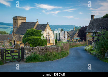Am frühen Morgen über die Cotswolds Dorf Snowshill, Gloucestershire, England Stockfoto