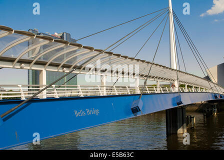 Renovierte verbindet Glocken - Pacific Quay mit Scottish Exhibition Centre über den River Clyde Stockfoto