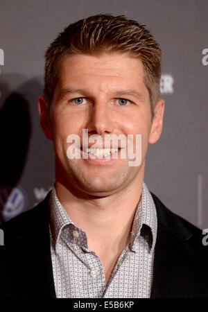 Hamburg, Deutschland. 25. Juli 2014. Ehemaliger Fußballspieler Thomas Hitzlsperger besucht die "Meisterfeier" der "11 Freunde" Fußball-Magazin in Hamburg, Deutschland, 25. Juli 2014. Das Magazin vergibt den Preis "11" an herausragende Persönlichkeiten des Begriffs 2013/2014. Foto: Daniel Reinhardt/Dpa/Alamy Live News Stockfoto