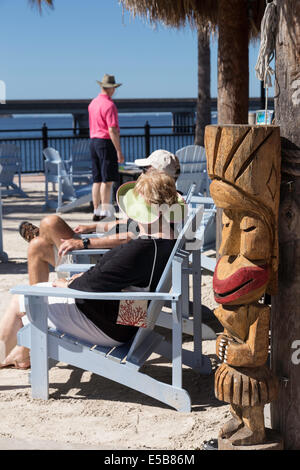 Am Ufer Tiki Hütte Cabana, Punta Gorda, FL, USA Stockfoto