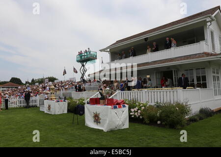 Guards Poloclub, Windsor, Berkshire, UK. 26. Juli 2014.   Fürstenloge im Audi International Polo 26. Juli 2014 Polo Match Credit: Jonathan Tennant/Alamy Live-Nachrichten Stockfoto