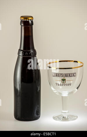 Trappistenbier Westvleteren 12° / 10,2 % ABV, beste Bier der Welt gebraut in der Sint-Sixtusabdij / Abtei des Heiligen Sixtus, Belgien Stockfoto