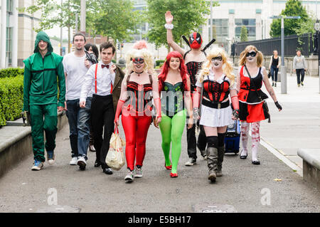 Belfast, Nordirland. 26. Juli 2014 - nehmen Cosplayer zu Belfast Straßen hervorheben, Mobbing von Kindern. Bildnachweis: Stephen Barnes/Alamy Live-Nachrichten Stockfoto