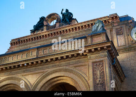 Ruinen des Anhalter Bahnhofs Bahnhof in Berlin, Deutschland im Jahr 2013. Stockfoto