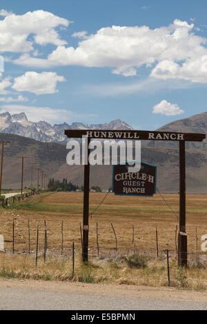 Hunewill Guest ranch Zeichen (westliche Ranch Urlaub) Bridgeport Valley in Kalifornien Stockfoto