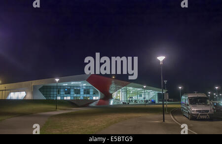 25. Juli 2014 - Kutaisi International Airport in der Nacht. Airport ist ein Flughafen befindet sich 14 km (8,7 km) westlich von Kutaisi, die zweitgrößte Stadt in Georgia. (Kredit-Bild: © Igor Golovniov/ZUMA Draht) Stockfoto