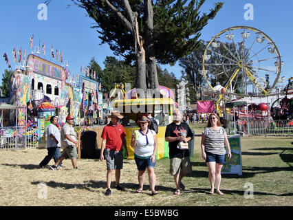 Santa Rosa, Kalifornien, USA. 26. Juli 2014. zwei verheiratete paar Freunde teilen eine gute Zeit am Samstag an der Sonoma County fair in Santa Rosa Kalifornien USA Credit: Bob Kreisel/Alamy Live News Stockfoto