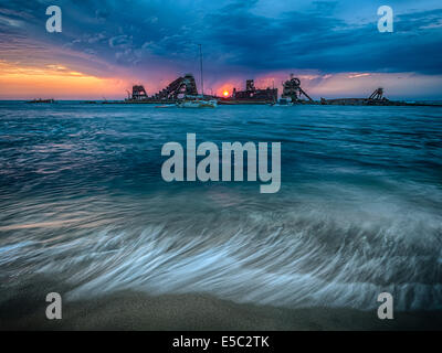 Sonnenuntergang am Tangalooma Wracks, Moreton Island Stockfoto