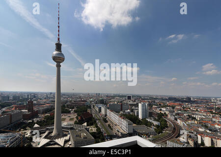 (Fernsehturm) Fernsehturm am Alexanderplatz, Berlin, Deutschland Stockfoto