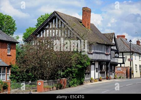 Das Kings House Restaurant entlang East Street, Pembridge, Herefordshire, England, Vereinigtes Königreich, West-Europa. Stockfoto