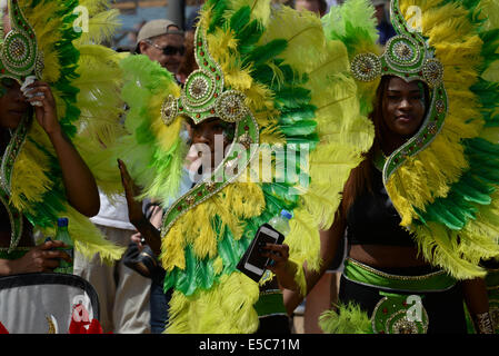 London, UK. 27. Juli 2014. Inspiration Kunst Parade am Queen Elizabeth Olympic Park. Foto: siehe Li/Alamy Live News Stockfoto