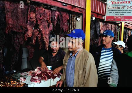 Cecina - Trockenfleisch - Markt in CHACHAPOYAS. Abteilung von Amazonas. Peru Stockfoto