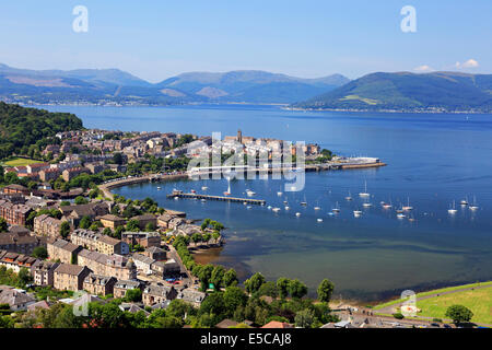 Blick west über den Firth of Clyde von Lyle Hill Greenock, über der Stadt von Gourock und Cardwell Bucht, Strathclyde, Schottland, Stockfoto