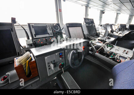 Belfast, Nordirland. 26.07.2014 - Helm das neueste Schiff der Royal Navy, der Art 45 Zerstörer HMS Duncan Credit: Stephen Barnes/Alamy Live News Stockfoto