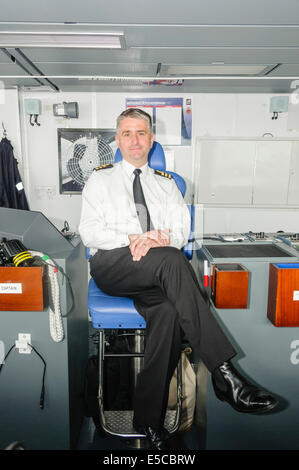 Belfast, Nordirland. 26.07.2014 - Kommandant James Stride, Kapitän der das neueste Schiff der Royal Navy, der Art 45 Zerstörer HMS Duncan Credit: Stephen Barnes/Alamy Live News Stockfoto