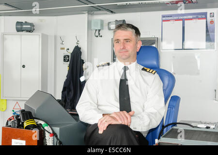 Belfast, Nordirland. 26.07.2014 - Kommandant James Stride, Kapitän der das neueste Schiff der Royal Navy, der Art 45 Zerstörer HMS Duncan Credit: Stephen Barnes/Alamy Live News Stockfoto