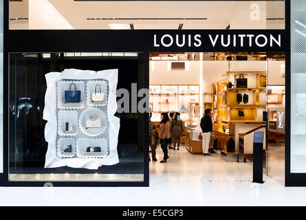 Louis Vuitton Mode Accessoires Handtasche speichern in Tokio, Japan Stockfoto