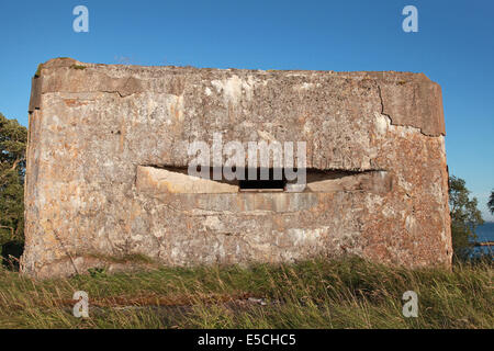 Alten Betonbunker aus dem 2. Weltkrieg Periode Totleben Fort Insel in Russland Stockfoto