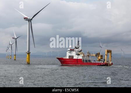 Kabel verlegen Schiff Polar Prince Gwynt y Mor-Windpark vor der Küste Nord-Wales während der Bauphase im Jahr 2014. Stockfoto