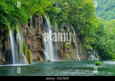 Wasserfall, Nationalpark Plitvicer Seen, Plitvička Jezera oder Plitvice Jezera, Lika-Senj County, Kroatien Stockfoto