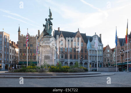 Denkmal von Jan Breydel und Pieter de Coninzk in der Main Square von Brügge, Belgien Stockfoto