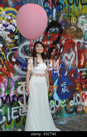 Bunte Graffiti an der berühmten John Lennon Wand in Prag, Tschechische Republik Stockfoto