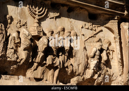 Italien, Rom, Forum Romanum, Titusbogen, Flachrelief Stockfoto