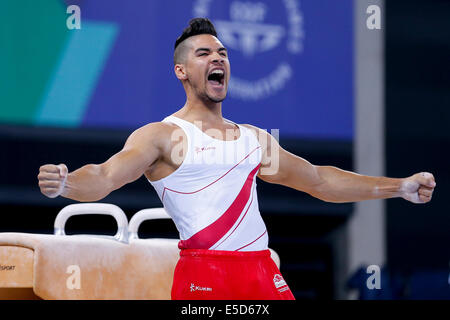 Glasgow, Schottland. 28. Juli 2014. Glasgow 2014 Commonwealth Games Day 5. Künstlerische Gymnastik. Louis Smith aus England feiert nach seiner Routine am Pauschenpferd während des Finales Team. Bildnachweis: Aktion Plus Sport/Alamy Live-Nachrichten Stockfoto