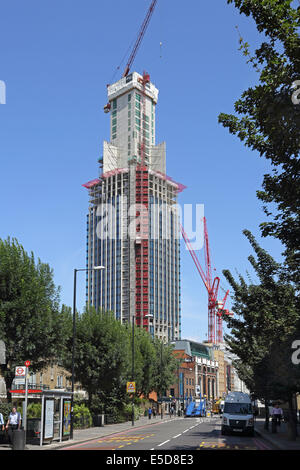 South Bank Tower, London, einem Bürogebäude 30 Etagen der 1970er Jahre durch 11 Etagen erweitert und in Wohnungen umgewandelt Stockfoto