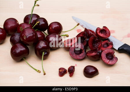 Frische Kirschen vorbereiten. Stockfoto