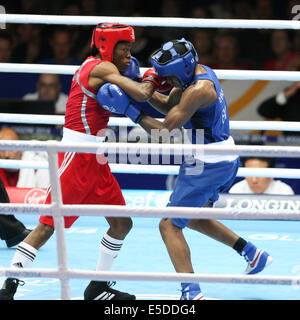 Glasgow, Schottland. 28. Juli 2014. Glasgow Commonwealth Games. Tag 5 Boxen im The Scottish Exhibition and Conference Centre. Frauen Fliegengewicht (48-51kg). Oluwatoyin Oladeji (NGR) versus Nicola Adams (ENG). Bildnachweis: Aktion Plus Sport/Alamy Live-Nachrichten Stockfoto