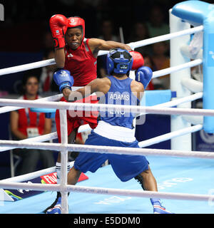 Glasgow, Schottland. 28. Juli 2014. Glasgow Commonwealth Games. Tag 5 Boxen im The Scottish Exhibition and Conference Centre. Frauen Fliegengewicht (48-51kg). Oluwatoyin Oladeji (NGR) versus Nicola Adams (ENG). Bildnachweis: Aktion Plus Sport/Alamy Live-Nachrichten Stockfoto