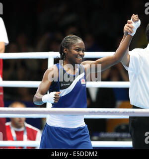 Glasgow, Schottland. 28. Juli 2014. Glasgow Commonwealth Games. Tag 5 Boxen im The Scottish Exhibition and Conference Centre. Frauen Fliegengewicht (48-51kg). Oluwatoyin Oladeji (NGR) versus Nicola Adams (ENG). Bildnachweis: Aktion Plus Sport/Alamy Live-Nachrichten Stockfoto