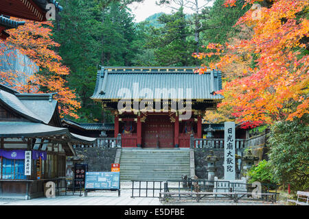 Asien, Japan, Honshu, Präfektur Tochigi, Nikko Schrein; UNESCO-Weltkulturerbe, Herbstfärbung Stockfoto